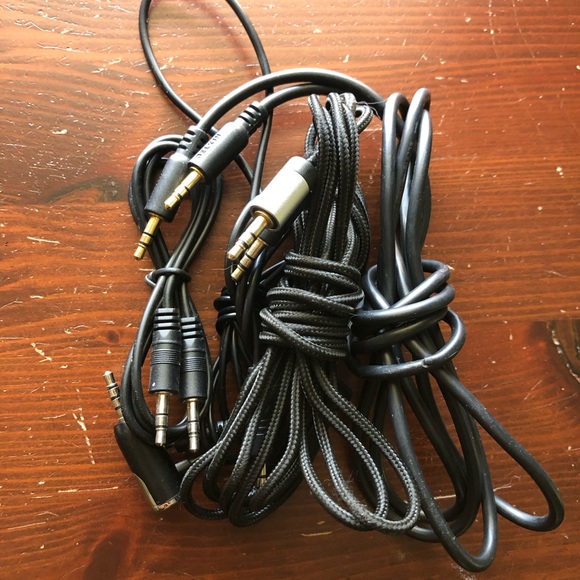 (4) AUX car cables - Picture 1 of 2